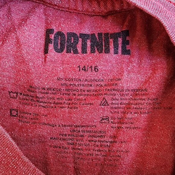 Fortnite Boys Red T-Shirt Size 14/16 - Picture 7 of 11